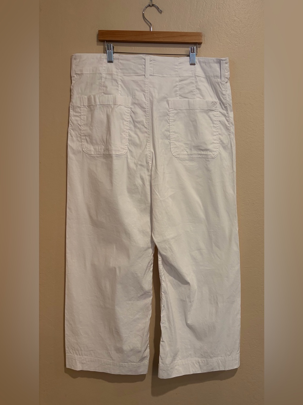Maeve White White Leg Pants w/ Cute Scalloped Pockets, size 34 - Picture 4 of 8